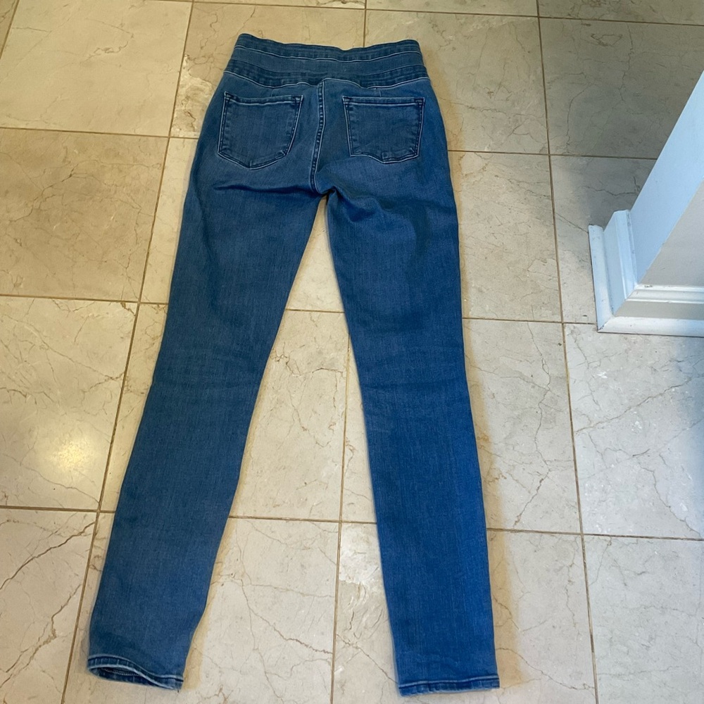 J Brand High Waist Three-Button Four-Pocket Jeans, Slim Leg, Sz 25” x 29” Inseam - Picture 9 of 14